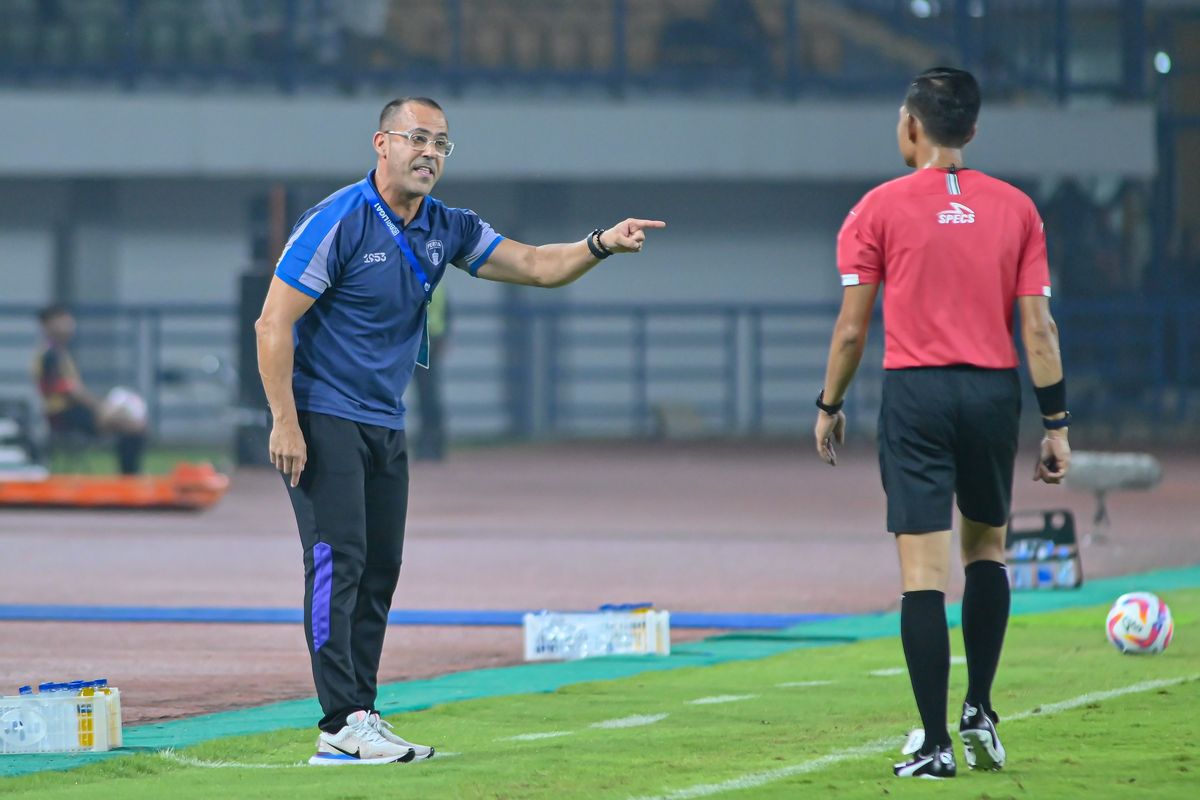 Persita Tangerang, Liga 1 2024-2025, Persib, Persib Bandung, Fabio Lefundes, Persita Tangerang vs Persib Bandung, Persita Vs Persib, Tuan Rumah Punya Masalah Saat Hadapi Sang Juara