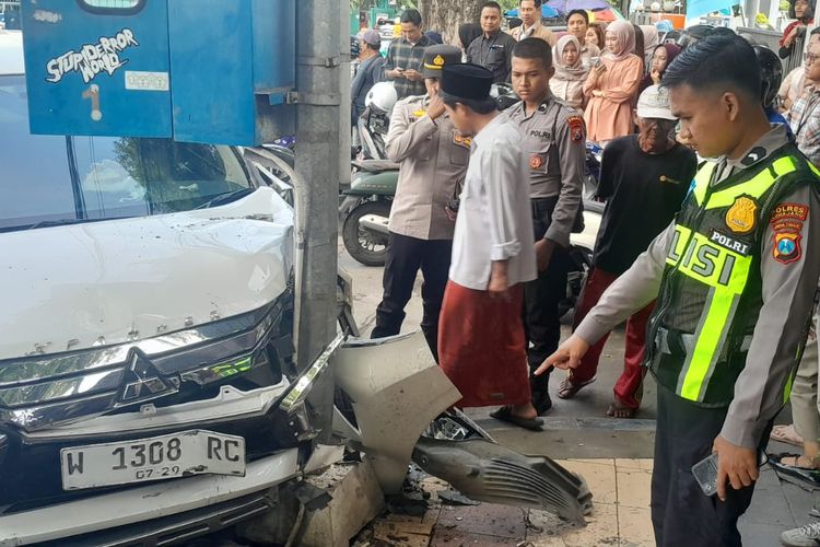 kecelakaan, menolong, motor, Ironi Kecelakaan, dari Salah Penanganan sampai Barang Korban Raib