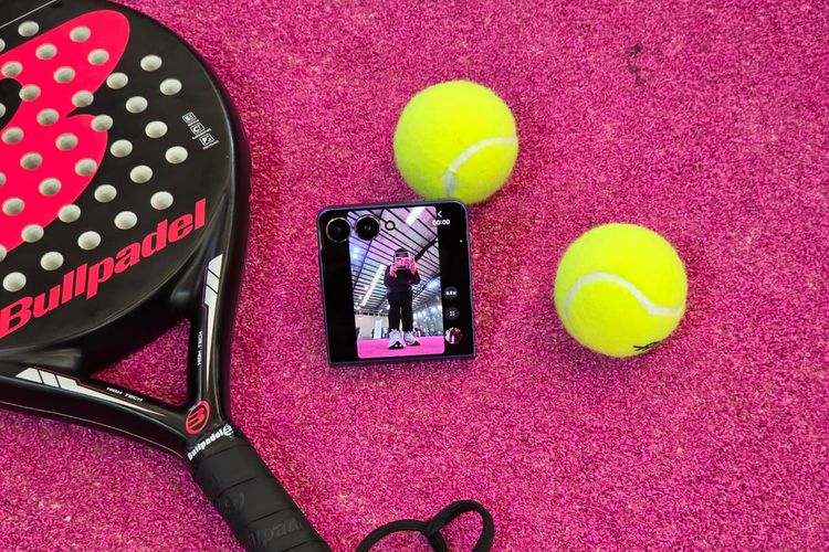 padel, flex cam, samsung z flip 7, Cindy Gulla, Rahasia Cindy Gulla Bikin Konten Olahraga Keren: Pakai Samsung Z Flip 7