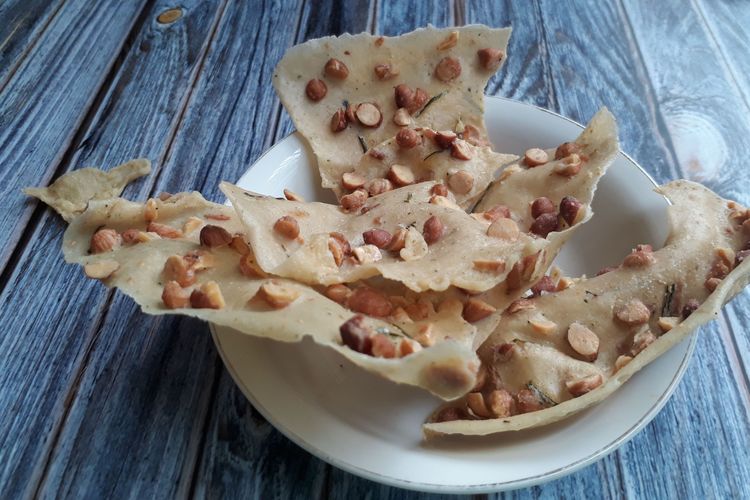 rempeyek kacang, resep peyek kacang, cara membuat peyek kacang, peyek kacang, Resep Peyek Kacang, peyek kacang renyah, resep peyek kacang tidak keras, Cara Membuat Peyek Kacang Renyah dan Tidak Keras, Ini Racikan Tepungnya!