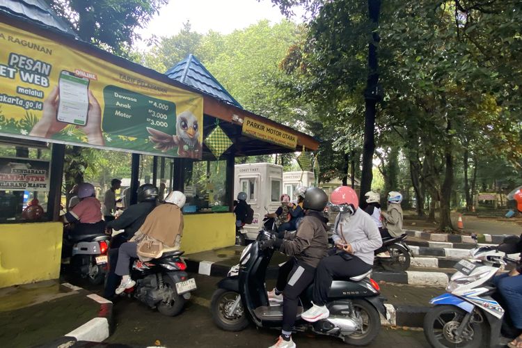 Kebun Binatang Ragunan Buka Lagi, Ini Harga Tiket dan Jam Bukanya