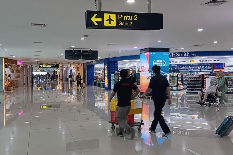 Bali, Nyepi di Bali, nyepi, Fakta Nyepi di Bali, 6 Fakta Menarik Nyepi: Jalanan Kosong dan Udara di Bali Lebih Bersih, 1. Jalanan kosong, 2. Bandara dan pelabuhan berhenti beroperasi, 3. Disukai wisatawan, 4. Hotel lebih murah, 5. Layanan internet dimatikan, 6. Nyepi membersihkan udara Bali