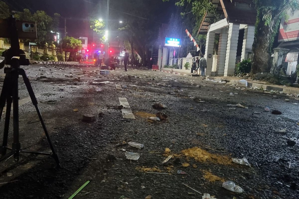 PBB-P2, Bone, demo bone, demo bone hari ini, Pemerintah Bone Tunda PBB-P2 Setelah Desakan Publik dan Petunjuk Pusat, Desakan Publik dan Arahan dari Pemerintah Pusat, Massa Menuntut Pembatalan Kenaikan PBB-P2, Bentrokan Berkepanjangan di 4 Titik, Pembatalan Kenaikan PBB-P2: Klarifikasi Pemerintah Bone, Reaksi Pemerintah dan Harapan ke Depan