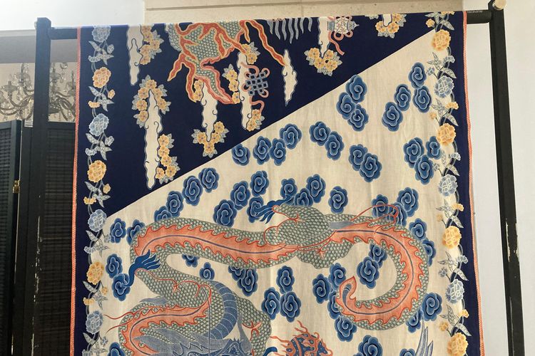 Rumah Batik Oey Soe Tjoen, selendang batik BTS, Selendang batik BTS, batik BTS, batik pekalongan, grup kpop, rumah batik oey soe tjoen, selendang batik bts, batik bts, batik legendaris, Ada Selendang Batik BTS dari Rumah Batik Legendaris, Dipamerkan di TIM