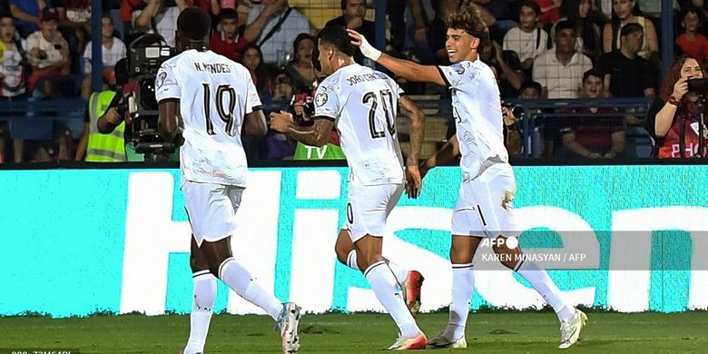 Cristiano Ronaldo, Portugal, Joao Cancelo, Armenia, Joao Felix, Diogo Jota, Kualifikasi Piala Dunia, Kualifikasi Piala Dunia 2026, Kualifikasi Piala Dunia 2026 Zona Eropa, armenia vs portugal, Skor Armenia Vs Portugal 0-5, Gol Emosional Ronaldo untuk Diogo Jota