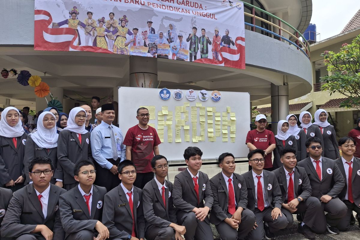 SMA DEL Laguboti, Presiden Prabowo, kemendikti saintek, apa itu sekolah garuda, Program Hasil Terbaik Cepat, sekolah garuda transformasi, Apa Itu Sekolah Garuda? Program Baru Presiden Prabowo untuk Cetak Pelajar Kelas Dunia, Mengapa Sekolah Garuda Diperlukan?, Sekolah Garuda Transformasi dan Lokasi Baru, Bagaimana Skema Pembiayaan dan Kurikulumnya?, Apa Tujuan Besar Program Ini?