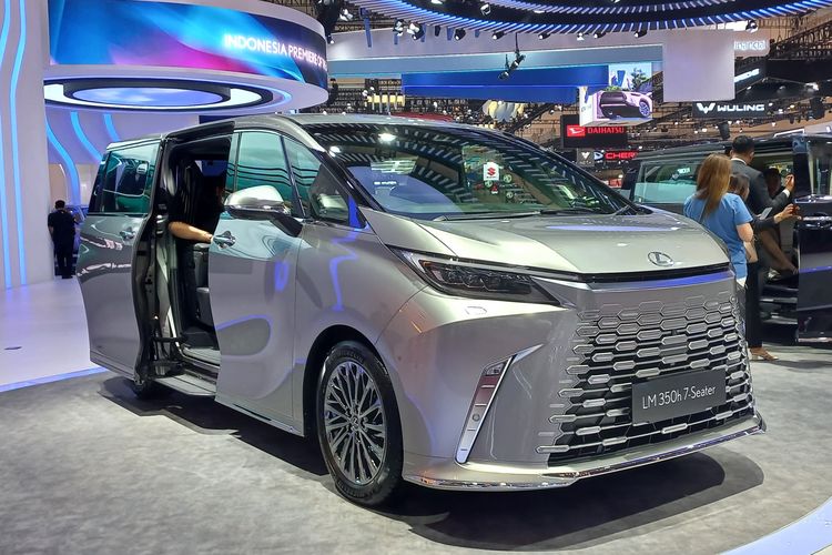 Denza D9, Toyota Alphard, Lexus LM, mobil keluarga, komparasi, Komparasi MPV Mewah: Denza D9, Toyota Alphard, dan Lexus LM, 1. Karakter Eksterior dan Interior, 2. Dimensi, 3. Fitur, 4. Mesin dan Performa, 5. Suspensi dan Kenyamanan