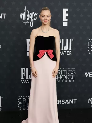 Critics Choice Awards, Ariana Grande, Elle Fanning, Mia Goth, Amanda Seyfried, 11 Artis dengan Busana Terbaik di Critics Choice Awards 2026, Ariana Grande, Elle Fanning, Mia Goth, Amanda Seyfried, Amy Madigan, Alicia Silverstone, Leighton Meester, Ego Nwodim, Wunmi Mosaku, Odessa A'zion, Jessica Biel