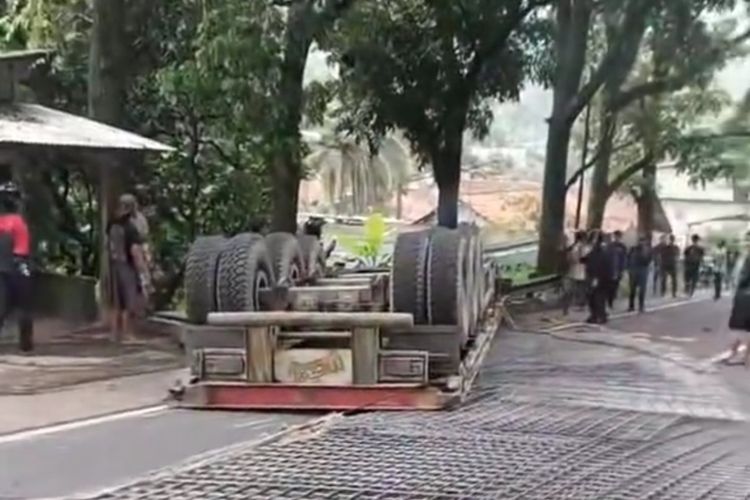 mobil gagal menanjak, Perawatan Mobil, kondisi jalan, faktor penyebab, Tips Menghindari Mobil Gagal Menanjak di Jalan Terjal