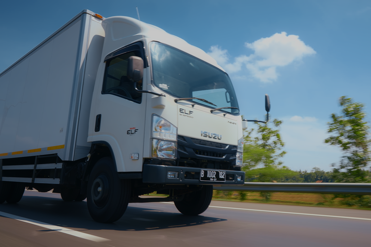 Isuzu, Isuzu ELF NMR, truk ringan, Bukan Hanya Merek India, Agrinas Deal 900 Unit Truk dengan Isuzu