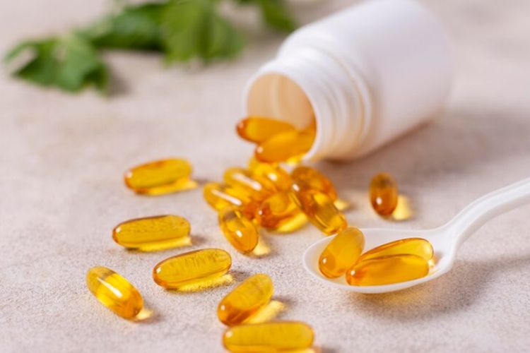 Kolesterol, kolesterol, Cara menurunkan kolesterol, cara menurunkan kolesterol, makanan untuk menurunkan kolesterol, Cara Menurunkan Kolesterol Lewat Makanan agar Tubuh Tetap Sehat, 1. Fokus pada lemak takjenuh tunggal (Monounsaturated Fat), 2. Utamakan lemak takjenuh ganda, terutama omega-3, 3. Batasi lemak trans, 4. Konsumsi serat larut, 5. Pertimbangkan suplemen pendukung
