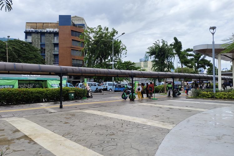 Stasiun Tanah Abang Baru, stasiun tanah abang baru, titik jemput gojek di stasiun tanah abang, titik  jemput grab di stasiun tanah abang baru, titik jemput taksi di stasiun tanah abang baru, Di mana Titik Jemput Ojol di Stasiun Tanah Abang Baru? Ini Panduannya