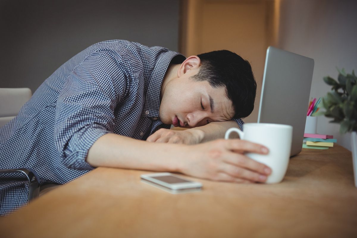 burnout, stres, burnout pekerjaan, langsung tidur setelah pulang kerja, stress menumpuk, langsung tidur saat kelelahan, Hindari Langsung Tidur Setelah Pulang Kerja, Bisa Bikin Stres Menumpuk