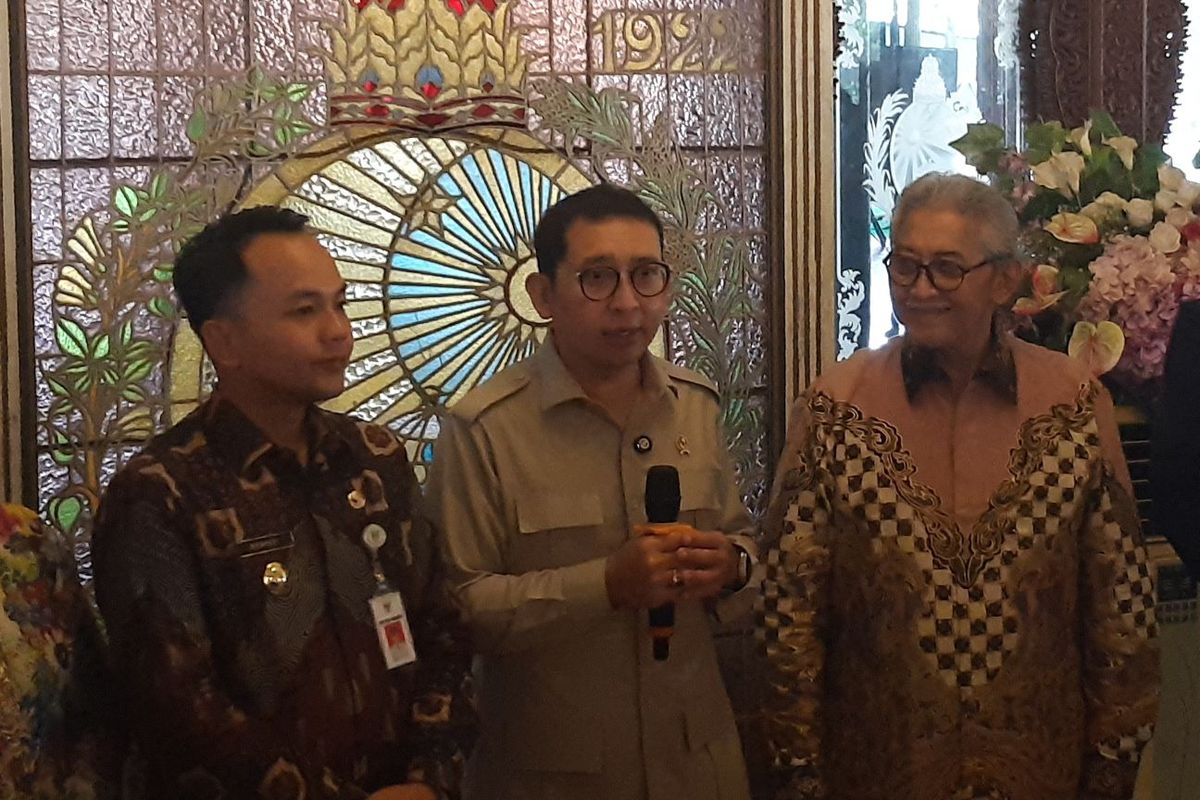 dana hibah, Keraton Surakarta, Wali Kota Solo Buka Suara Soal Penunjukan Tedjowulan, Terkait Pengelolaan Dana Hibah Keraton, Penunjukan Tedjowulan sebagai Pelaksana untuk Penggunaan Dana Hibah, Mekanisme Hibah Pelestarian BCB Masih Disusun, Respati Menilai Dualisme Keraton Masuk Ranah Privat, Sikap Pemkot soal Keributan di Keraton Solo, Latar Ketegangan di Keraton Solo