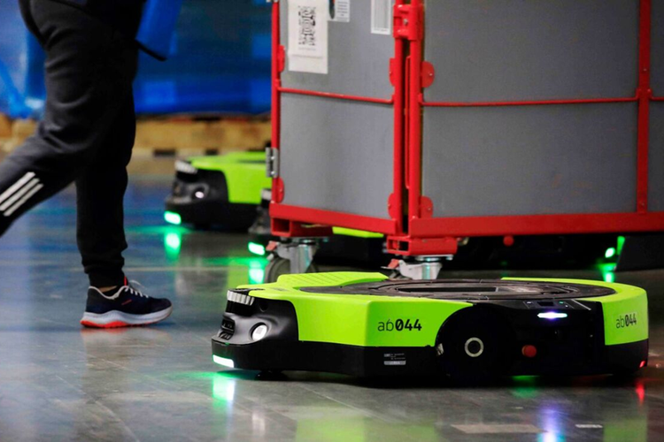 Amazon, robot, karyawan, manusia, Robot, pekerja, e-commerce, Satu Juta Robot Ambil Alih Gudang Amazon, Pekerja Manusia Terancam