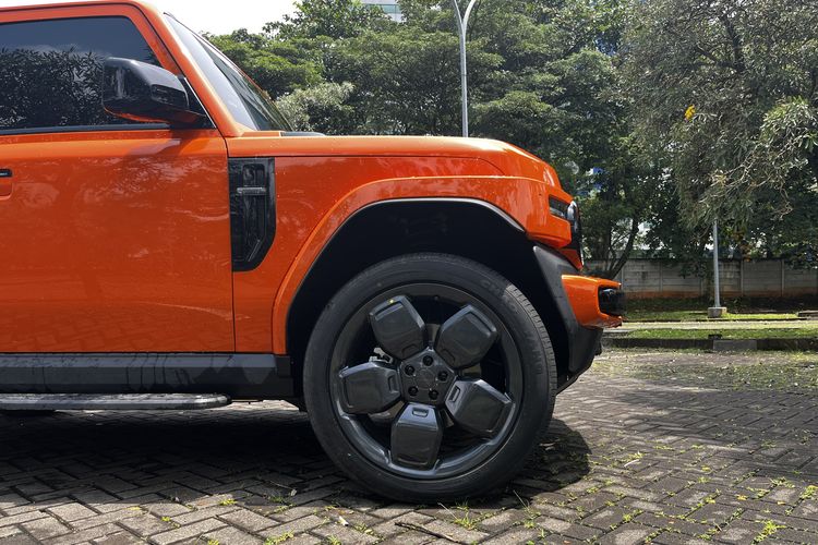 iCar V23, Uji Lengkap iCar V23: Ergonomi, Suspensi, dan Performa, Posisi Duduk dan Ergonomi, Suspensi dan Handling, Performa dan Akselerasi, Kesimpulan
