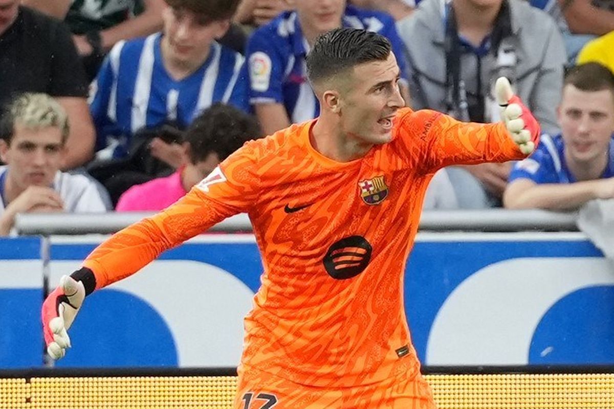 Barcelona, Bursa Transfer, Liga Spanyol, Como 1907, Inaki Pena, LaLiga, Como, Joan Garcia, Barcelona Tunggu Joan Garcia, Inaki Pena Terancam Batal ke Como