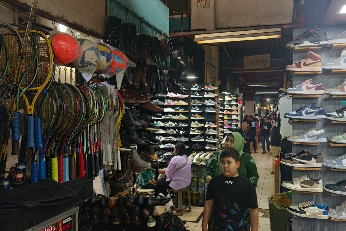 Pasar Taman Puring, kebakaran di Pasar Taman Puring, pasar taman puring terbakar, kebakaran di pasar taman puring, taman puring jakarta, pasar taman puring kebayoran baru, Pasar Taman Puring Sebelum Terbakar, Sentra Barang Branded Murah di Jakarta Selatan