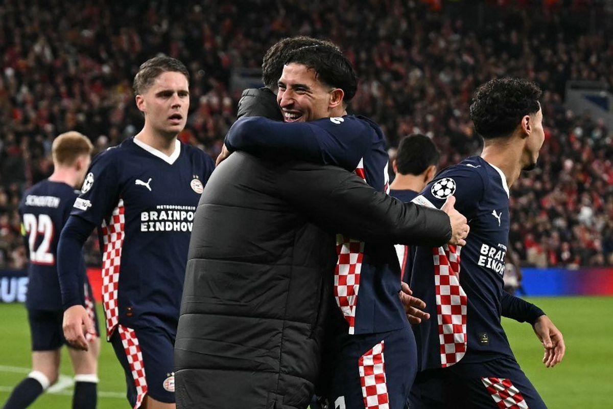 Liga Belanda, Peter Bosz, juara Liga Belanda, Eredivisie, PSV Eindhoven Juara Liga Belanda Tiga Kali Beruntun, Ukir Rekor Baru