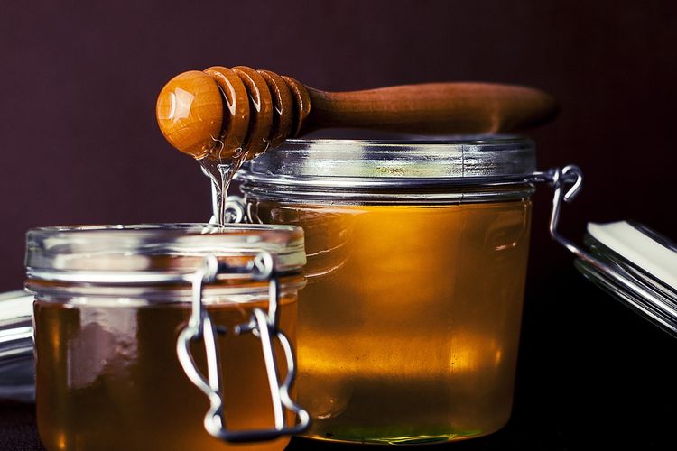 cara minum madu untuk redakan batuk, Apakah madu bisa membuat batuk hilang, cara minum madu saat batuk, kenapa anak bayi tidak boleh minum madu, kenapa madu bisa meredakan batuk, 3 Cara Minum Madu untuk Redakan Batuk, Hindari untuk Bayi