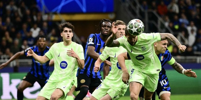 Inigo Martinez, Barcelona, transfer Januari, la liga, Transfer Januari, Barcelona vs Al-Nassr, Hasrat Inigo Martinez Kembali ke Barcelona di Bursa Transfer Januari