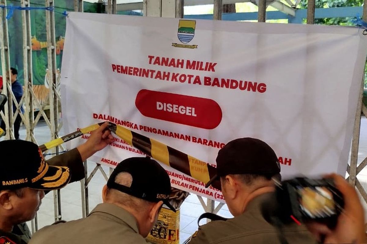 Bandung, Bandung Zoo, Kementerian Kehutanan, Jawa Barat, Kemenhut Resmi Segel dan Ambil Alih Bandung Zoo, Apa yang Perlu Diketahui?, 1. Kemenhut Lindungi Keselamatan Satwa di Bandung Zoo, 2. Kemenhut Akan Bertanggung Jawab dan Merawat Satwa, 3. Pemkot Bandung Sudah Keluarkan SP-3, 4. Pemkot Bandung Jamin Nasib Eks Pekerja Bandung Zoo, 5. Bandung Zoo Tetap Dipertahankan Jadi Ruang Terbuka Hijau