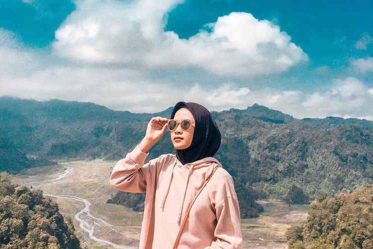 Malang, wisata di Malang, Rekomendasi 7 Tempat Wisata di Malang Raya, Banyak Pemandangan Alam, 1. Bukit Budug Asu (Lereng Gunung Arjuno), 2. Puncak Bundu (Bukit Purwo), 3. Kebun Teh Wonosari, 4. Bukit Kuneer, 5. Brakseng (Sumber Brantas), 6. Paralayang Batu (Gunung Banyak), 7. Bukit Waung (Pantai Modangan)