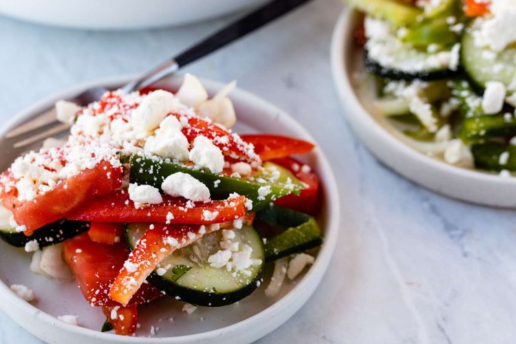 makanan, TasteAtlas, Pecel, 10 Salad Terbaik di Dunia Versi TasteAtlas, Ada Kuliner Indonesia?, 1. Dakos – Yunani, 2. Ovcharska Salata – Bulgaria, 3. Houria – Tunisia, 4. Insalata Caprese – Italia, 5. Fattoush – Lebanon, 6. Shopska Salata – Bulgaria, 7. Pecel – Indonesia, 8. Pai Huang Gua – China, 9. Piyaz – Turki, 10. Mechouia Salad – Tunisia