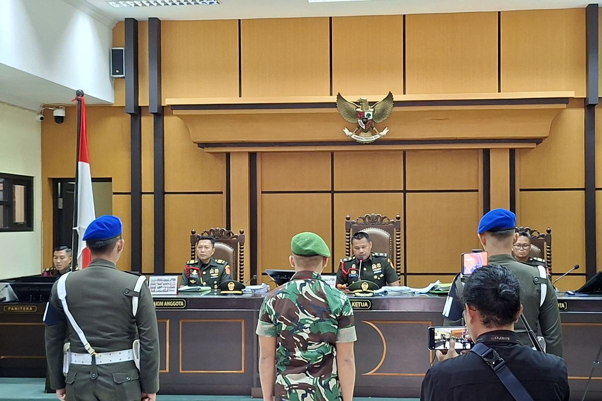 Lettu Inf Ahmad Faisal, Prada Lucky, kekerasan, pemecatan, Nusa Tenggara Timur, prada lucky, komandan prada lucky, lettu inf ahmad faisal, Komandan Prada Lucky Didakwa Tindak Kekerasan: Tuntutan 12 Tahun Penjara dan Pemecatan, 12 Tahun Penjara dan Pemecatan Tidak Hormat, Unsur Tindak Pidana Terpenuhi, Tuntutan Terhadap 15 Terdakwa Penganiaya Prada Lucky, Aktivis Perempuan NTT Kritisi Hukuman yang Dijatuhkan