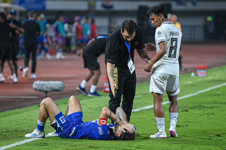 Marc Klok, Arema FC, Borneo FC, Super League 2025-2026, Bhayangkara FC vs Persib, Persib Tersandung Dua Kali, Marc Klok Kecewa dan Frustasi