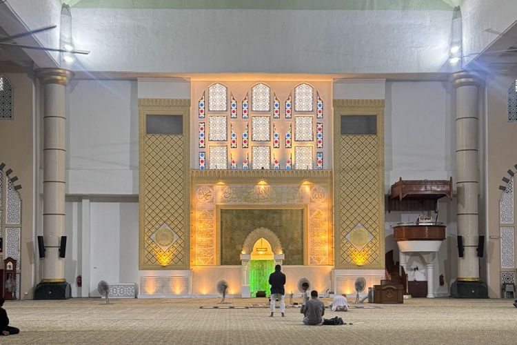 Masjid Bandaraya Kota Kinabalu, wisata malaysia, wisata sabah, Wisata Kota Kinabalu, Wisata Religi di Sabah, Wisata Religi di Kota Kinabalu, Mampir ke Masjid Terbesar di Kota Kinabalu, Terinspirasi dari Masjid Nabawi