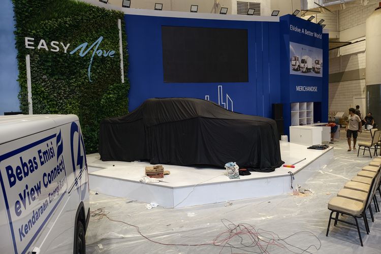 pameran, blind van, Foton, double cabin, Foton Siapkan Blind Van Listrik dan Double Cabin