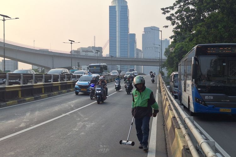 paku, ranjau paku, ban bocor, ban kempis, ranjau paku di jakarta, Enam Lokasi Rawan Ranjau Paku di Jakarta, Pengendara Harus Waspada