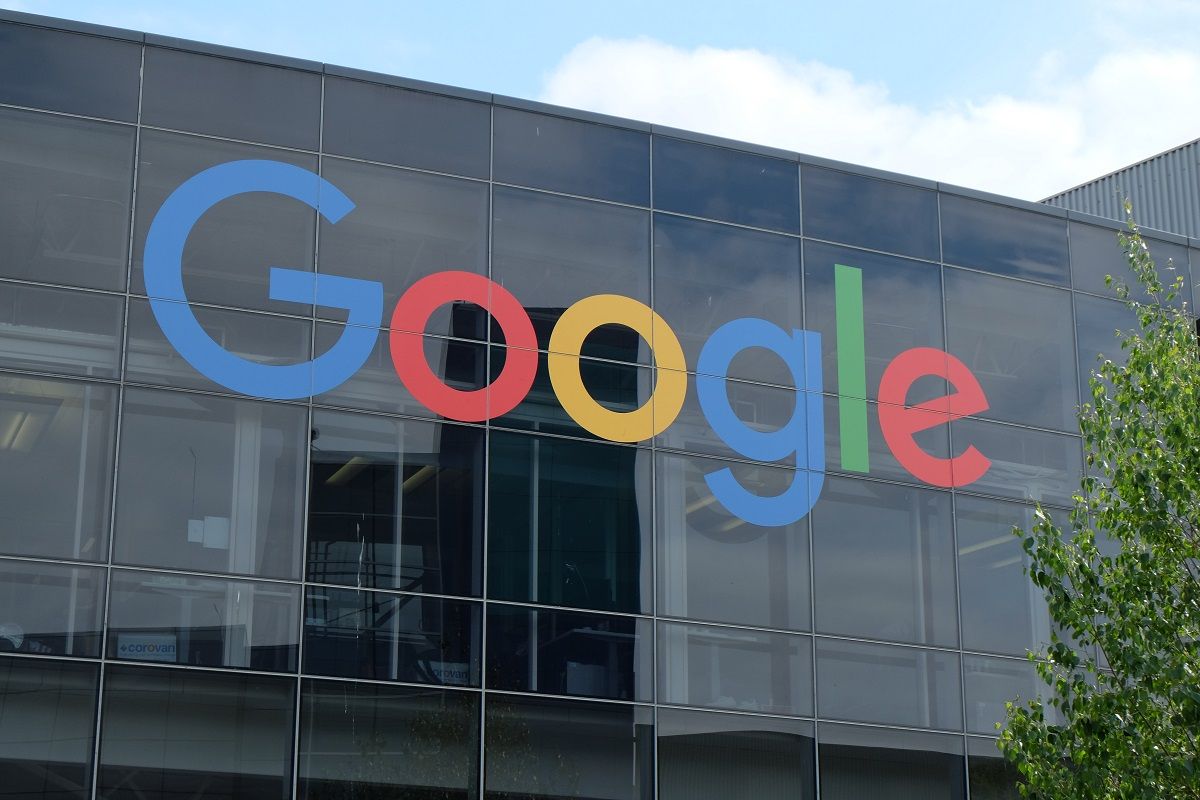 Google, Sundar Pichai, CEO Google, CEO Google cemas dengan tahun 2025, Mengapa CEO Google Cemas dengan Tahun 2025?