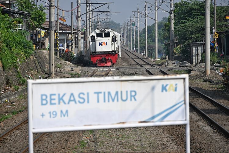kereta api, pelintasan sebidang, kecelakaan, 1.903 Pelintasan Sebidang Tak Dijaga, Kemenhub Percepat Penertiban
