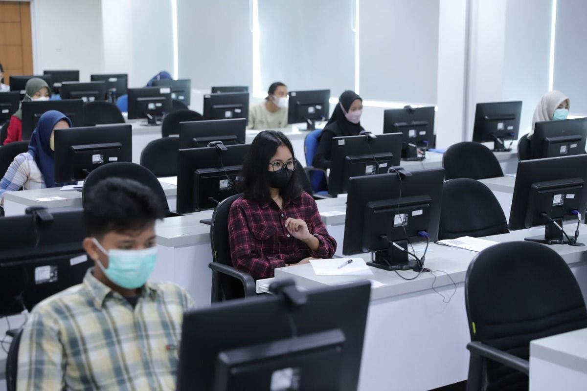 UTBK, gagal UTBK, tidak lolos UTBK, utbk 2025, gagal utbk, tidak lolos utbk, gagal lolos utbk, anak gagal utbk, orangtua jangan buat status di medsos, Anak Gagal UTBK, Orangtua Jangan Ungkap Kekecewaan di Media Sosial