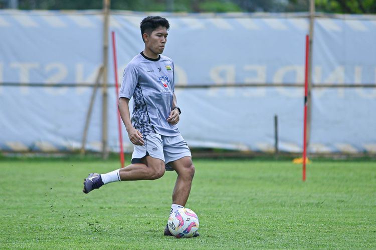 Persib, Ferdiansyah, Persib Bandung, Eduardo Almeida, Bojan Hodak, Shin Tae-yong, ferdiansyah, Liga 1 2025-2026, Persib Pinjamkan Satu Pemain ke Semen Padang, Total 15 Personel Keluar