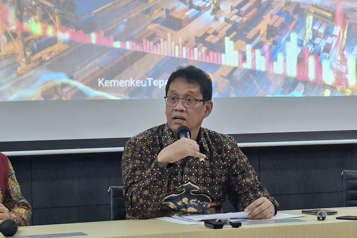 UMKM, balpres ilegal, Pemberdayaan UMKM, Menkeu Purbaya, Menkeu Purbaya Terapkan Cacah Ulang Balpres Ilegal untuk Pemberdayaan UMKM, Biaya Pemusnahan yang Membebani Negara, Kolaborasi dengan Asosiasi Garment dan Tekstil Indonesia (AGTI), UMKM Dapat Manfaat dari Bahan Murah, Kerja Sama dengan Menteri UMKM untuk Distribusi ke UMKM, Menkeu Purbaya Tegaskan Tindakan Terhadap Impor Balpres Ilegal