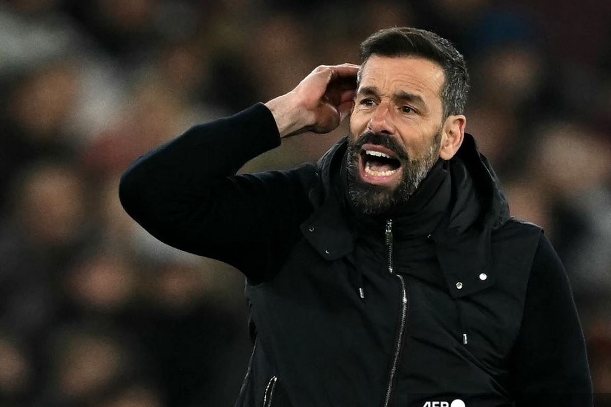 Leicester City, Leicester vs Liverpool, Ruud van Nistelrooy, ruud van nistelrooy, Liga Inggris, Leicester City Degradasi, Leicester City Terdegradasi, Realita Pahit Van Nistelrooy yang Menanti Kabar Masa Depan