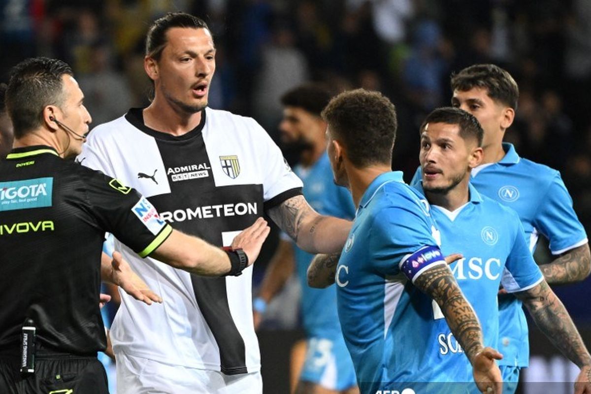 Napoli, Serie A, Hasil Liga Italia, Inter Milan, Klasemen Liga Italia, Hasil Lengkap dan Klasemen Liga Italia, Pesta Juara Napoli Tertunda, Parma Tahan Napoli, VAR Batalkan Penalti di Menit ke-96, Inter vs Lazio: Dua Gol Pedro Gagalkan Kemenangan Nerazzurri, Skenario Juara: Satu Laga Lagi untuk Sejarah, Hasil Lengkap Pekan ke-37 Serie A