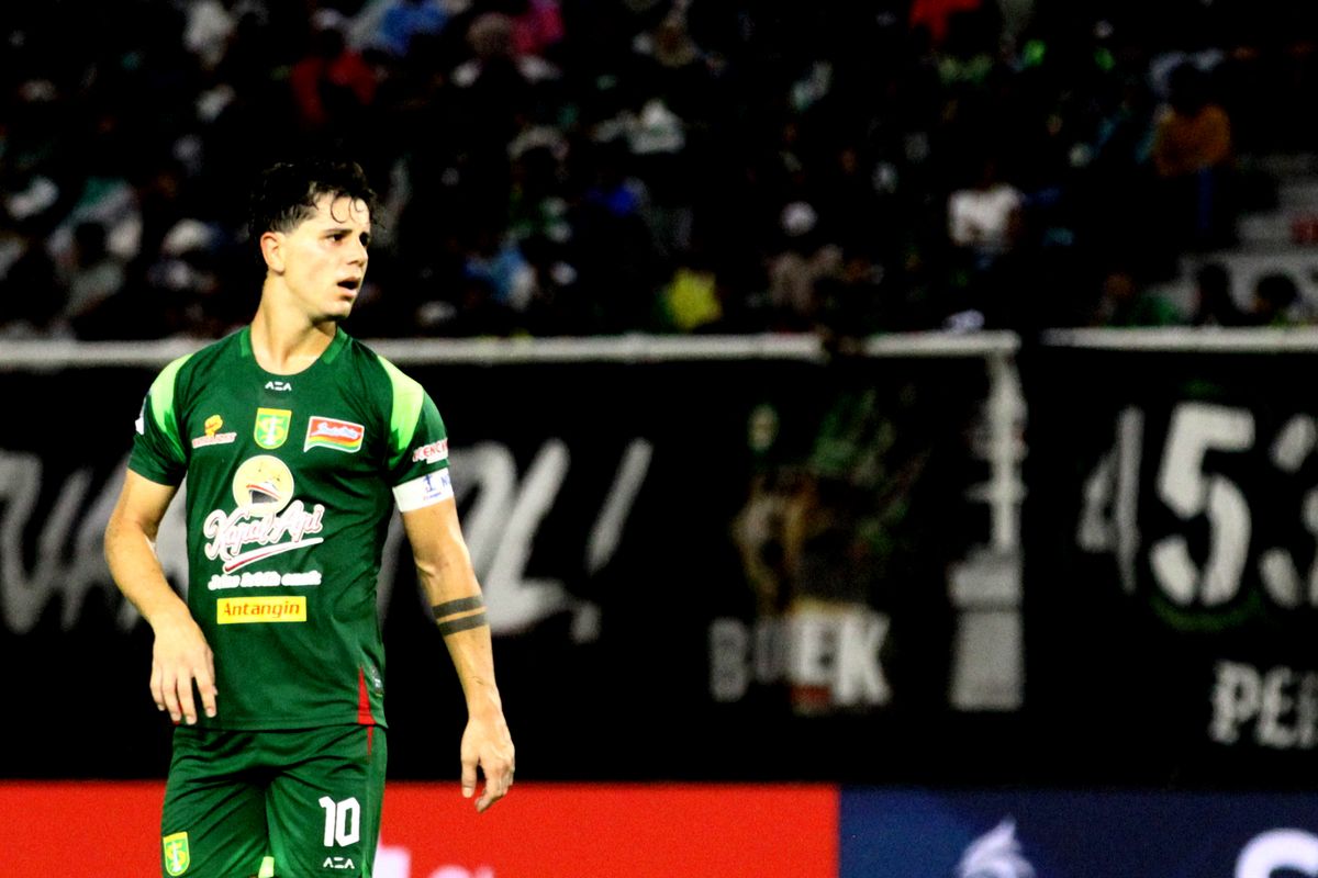 Super League, Persebaya, Arema FC, Persebaya Vs Arema, Arema, Persebaya Surabaya, Liga Indonesia, Persebaya vs Arema, Super League 2025-2026, Skor Persebaya vs Arema, HT Skor Persebaya Vs Arema 0-0, Laga Berjalan Panas