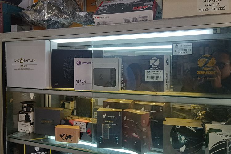 modifikasi audio mobil, Subwoofer, kualitas suara, Tingkatkan Kualitas Audio Mobil Anda dengan Modifikasi Sederhana, Audio Mobil Penting untuk Kenyamanan Berkendara, Modifikasi Audio Mobil yang Direkomendasikan oleh Ahli, Pentingnya DSP dalam Meningkatkan Kualitas Suara, Subwoofer sebagai Pelengkap Spektrum Suara, Peningkatan Audio yang Terjangkau dan Mudah