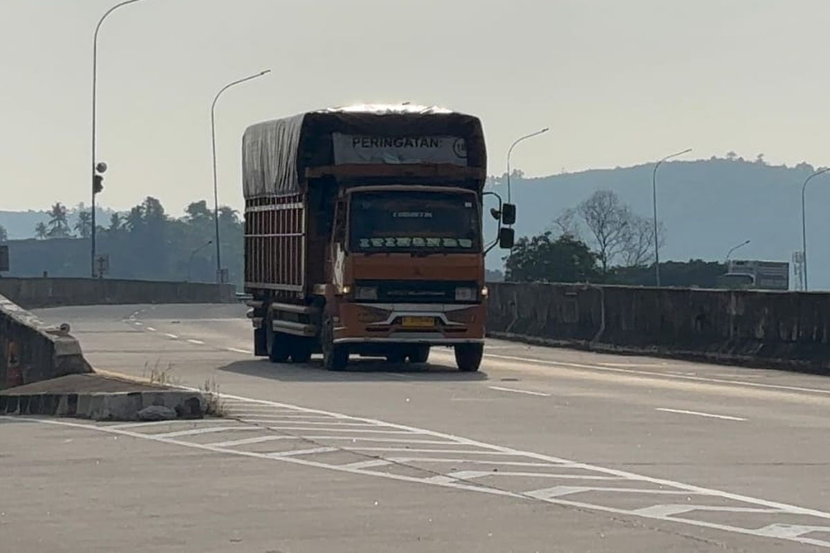 angkutan barang, jalan tol, Pembatasan truk, Nataru, Kemenhub: Pembatasan Truk di Tol Berlaku hingga 4 Januari