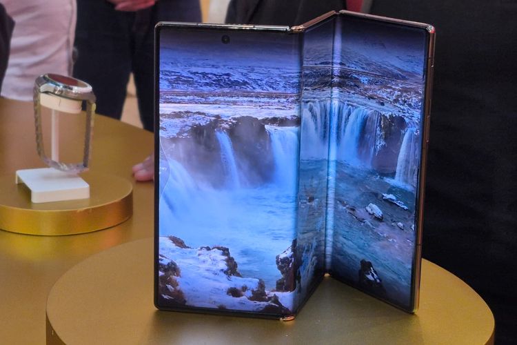 Huawei, Mate XT Ultimate, HP Layar Lipat Tiga Huawei Mate XT Ultimate Rilis di Indonesia, Ini Harganya