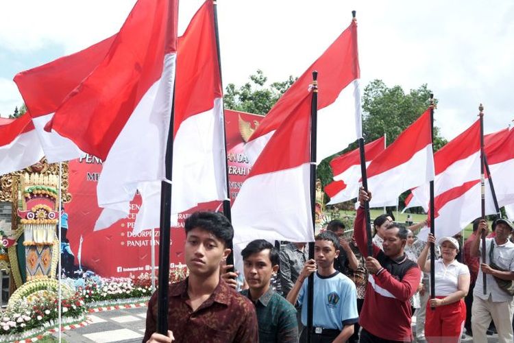 Bendera, bendera, Bendera Merah Putih, bendera merah putih, 17 agustus, HUT Ke-80 Kemerdekaan RI, Pemerintah Bagikan 10 Juta Bendera Merah Putih di Bali Rayakan HUT RI