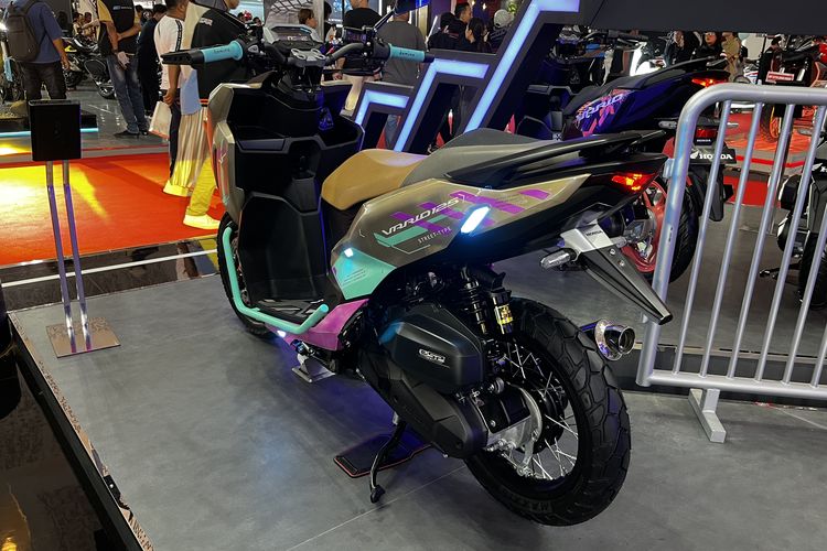 desain futuristik, Modifikasi Honda Vario 125 Street Cyber Street: Futuristik dan Agresif