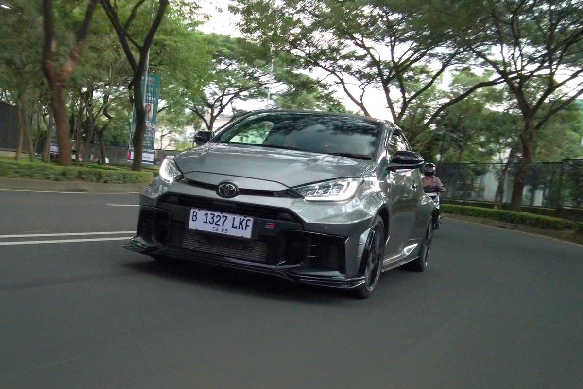 Toyota GR Yaris, konsumsi BBM, performa tinggi, Konsumsi BBM, hot hatch turbo, Uji Coba Toyota GR Yaris: Konsumsi BBM yang Mengejutkan