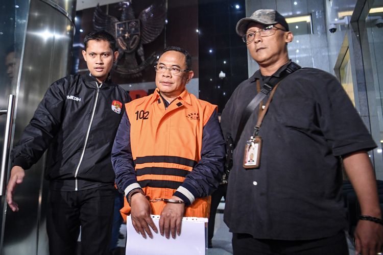Sudewo, BERITA FOTO: Penangkapan Bupati Pati Sudewo dan Barang Buktinya, Kasus Bupati Pati Sudewo, Aliran dana ke Sudewo, Uang setoran 8 kepala desa, Imbauan KPK, Bekerja demi rakyat