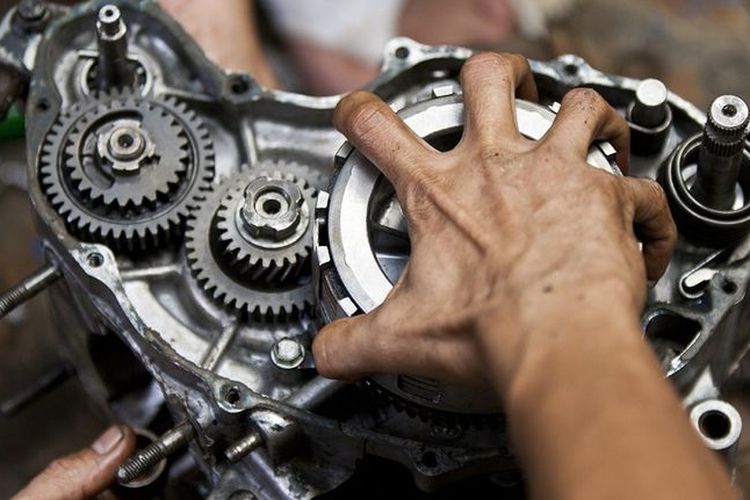 motor bekas, turun mesin, indikator mesin, pembelian motor, Kenali Tanda Motor Seken Pernah Turun Mesin Sebelum Membeli