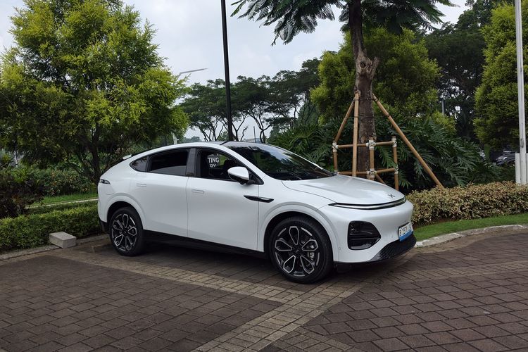 XPENG, XPENG Indonesia, XPENG G6 Pro, Xpeng Serahkan 100 Unit G6 ke Konsumen dan Ajak Road Trip Singkat, Kendali Pintar dalam Genggaman, Akomodatif di Kemacetan Jakarta, Catatan Ergonomi: Terlalu Bergantung pada Layar, Kelincahan Fitur XPilot di Jalan Tol, Kesimpulan